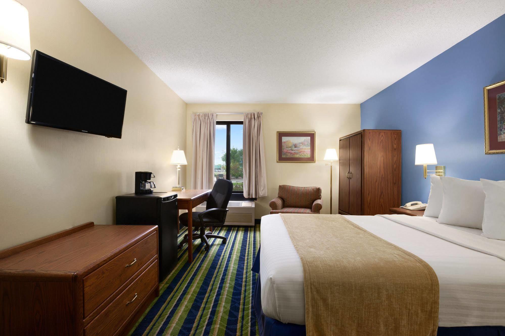 Days Inn By Wyndham Fargo Exterior photo