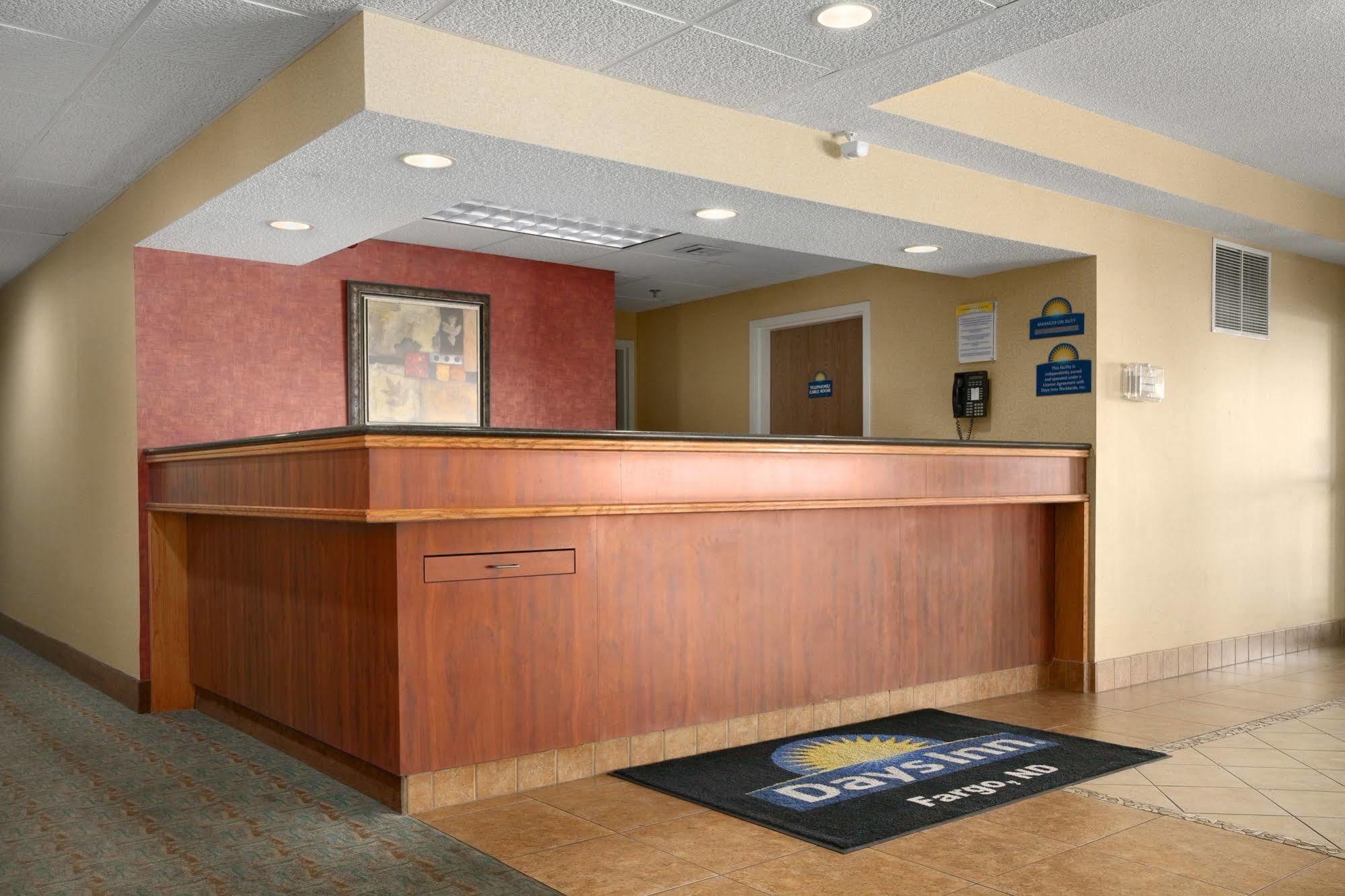 Days Inn By Wyndham Fargo Exterior photo